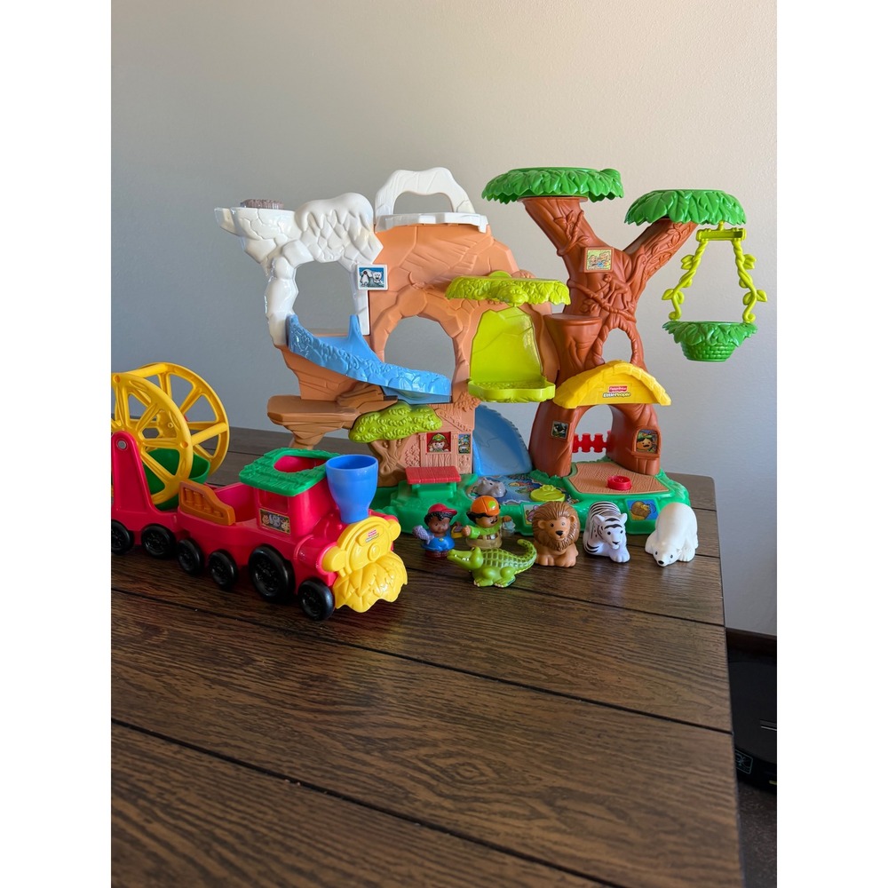 Fisher-Price Little People Zoo Talkers Safari Playset Animal Sounds with figures